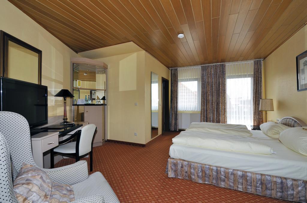 Hotel Zum Baecker Udenhain المظهر الخارجي الصورة